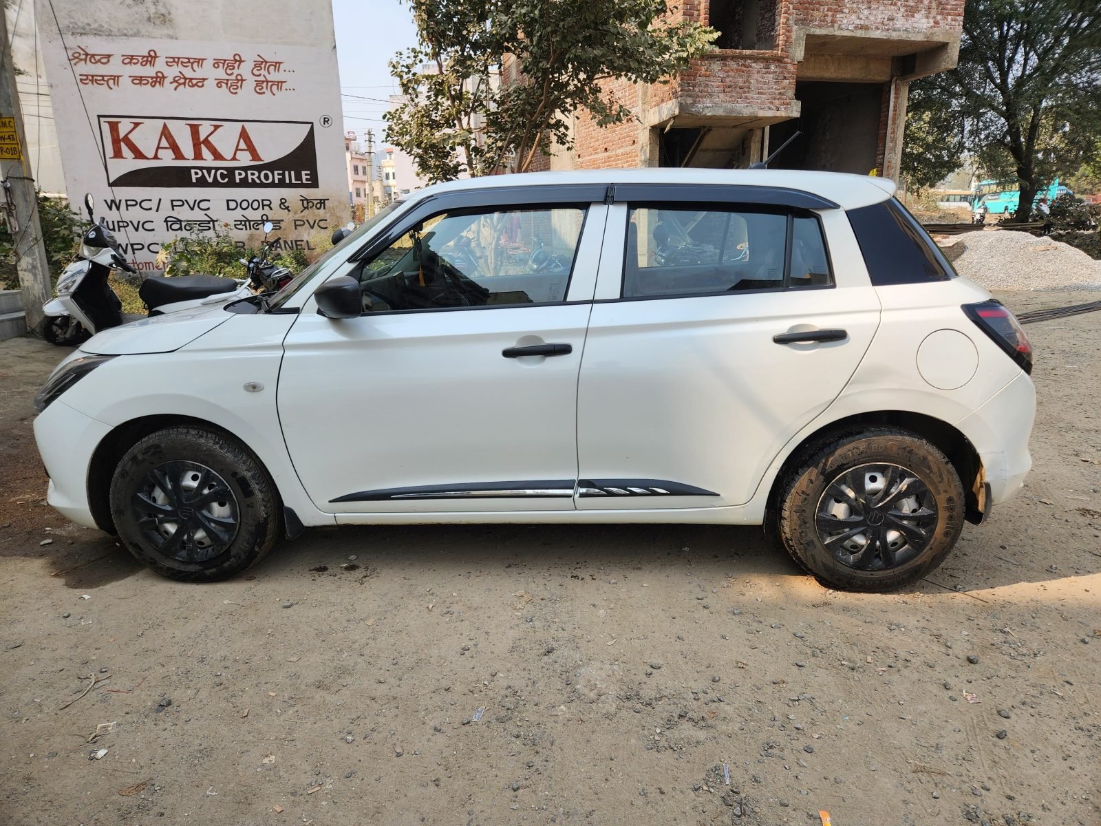 Maruti Suzuki Swift self drive car for rent in Udaipur